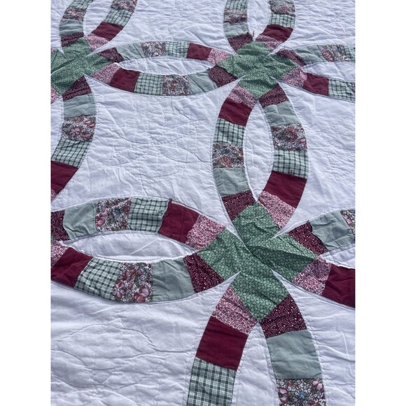 Vintage double wedding Ring patchwork Quilt Scalloped edging 77"x93" Red green - Picture 8 of 10